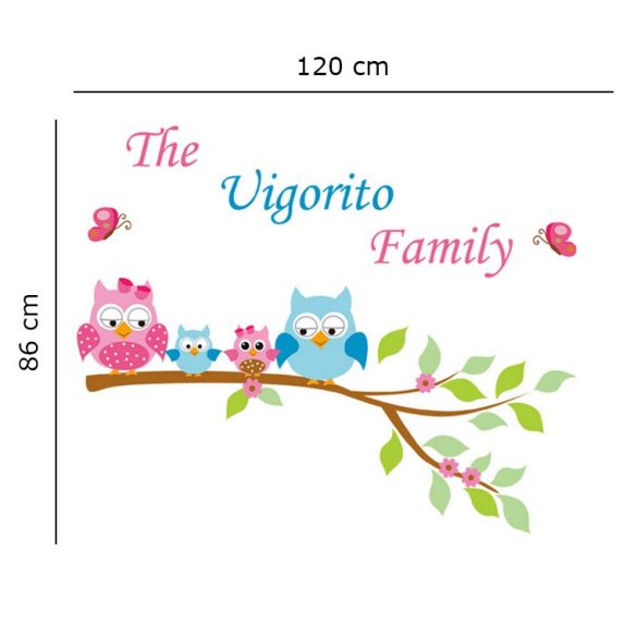 Sticker de perete cu familie de bufniță pe creangă de copac și cu fluturi