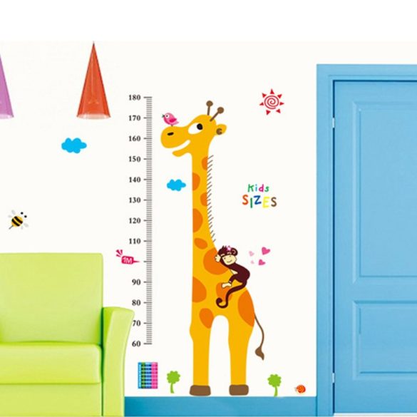 Girafa care ajunge până la cer și prietenii ei – sticker de perete pentru măsurarea înălțimii