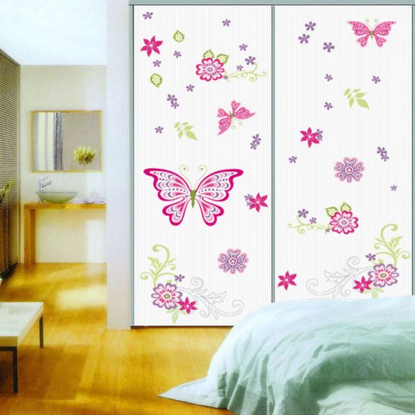 Sticker de perete cu fluturi și flori colorate