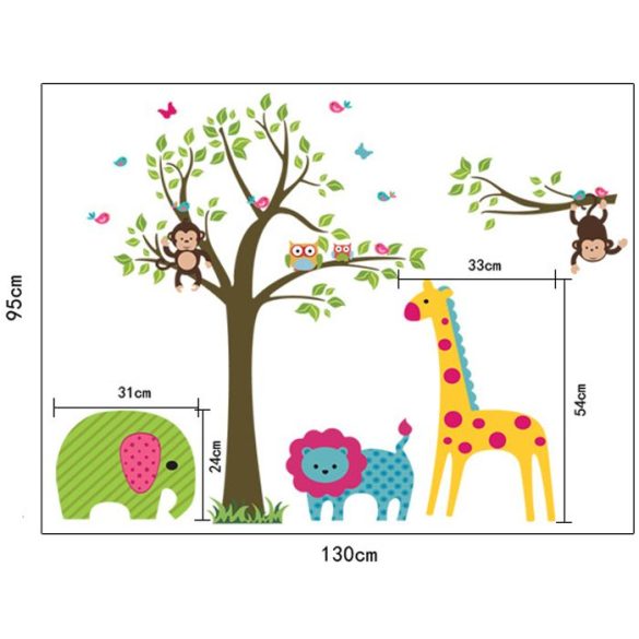 Copaci cu frunze verzi şi maimuţe, girafă, elefant şi leu